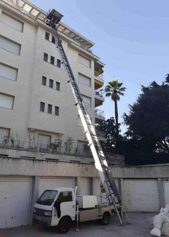 Service de location de monte-meubles professionnel Cagnes-sur-Mer