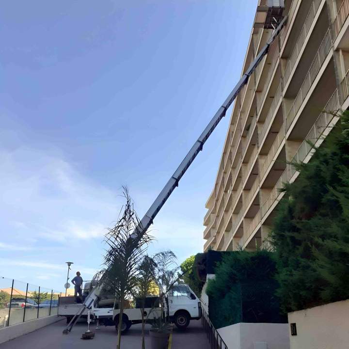 Louer un monte-meubles Cagnes-sur-Mer