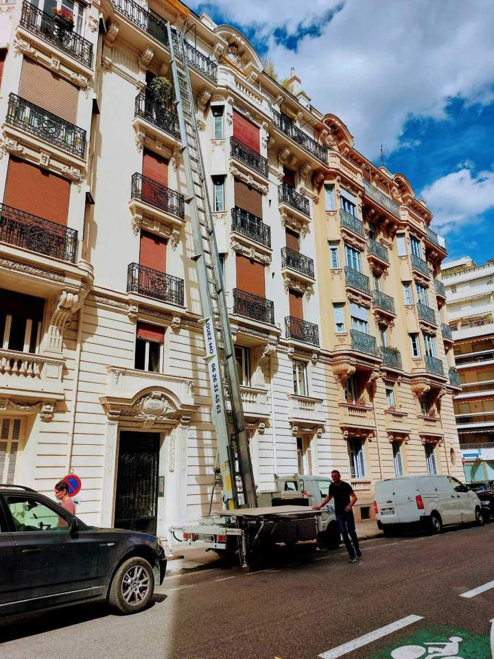 Monte-meubles à louer Cagnes-sur-Mer