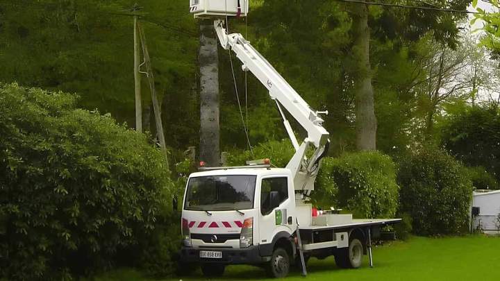 Gagnez en productivité en louant nos camions nacelles performants et modernes.