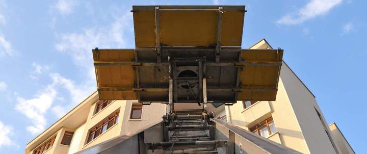 Monte-charges à louer Cagnes-sur-Mer